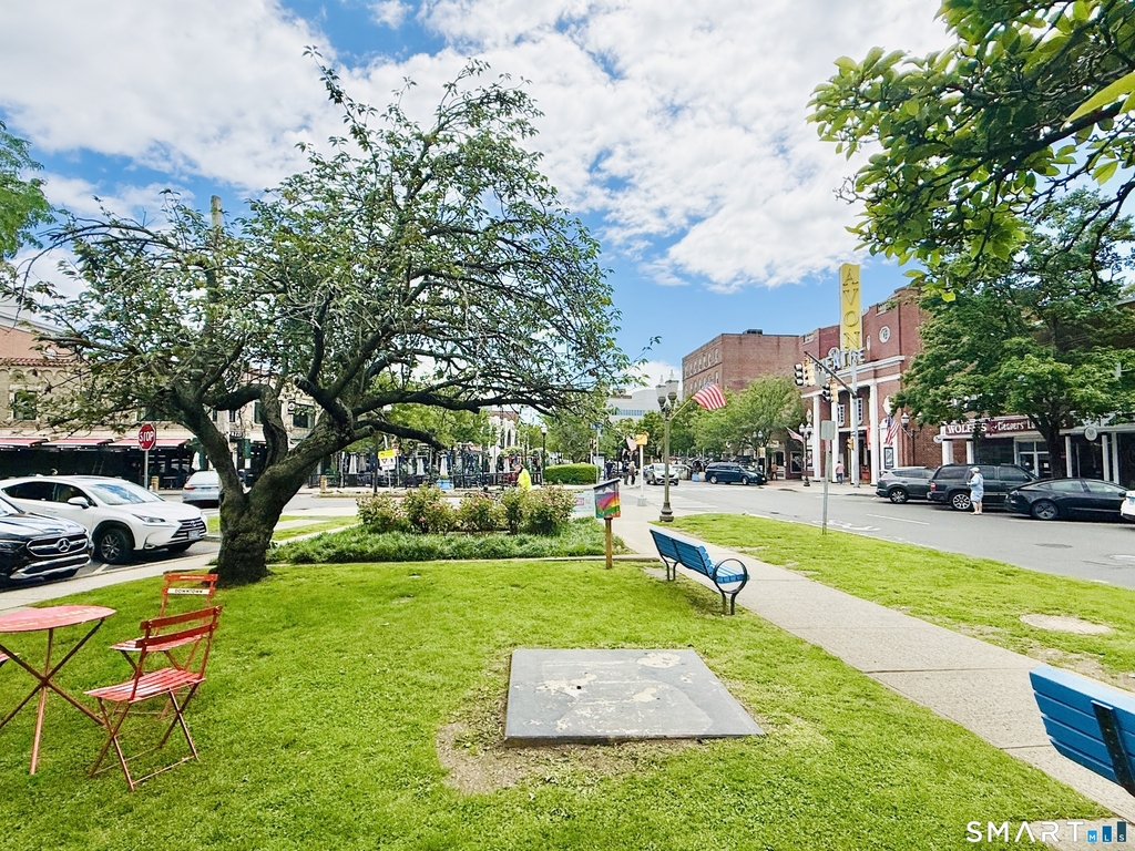 140 Grove Street - Photo 0