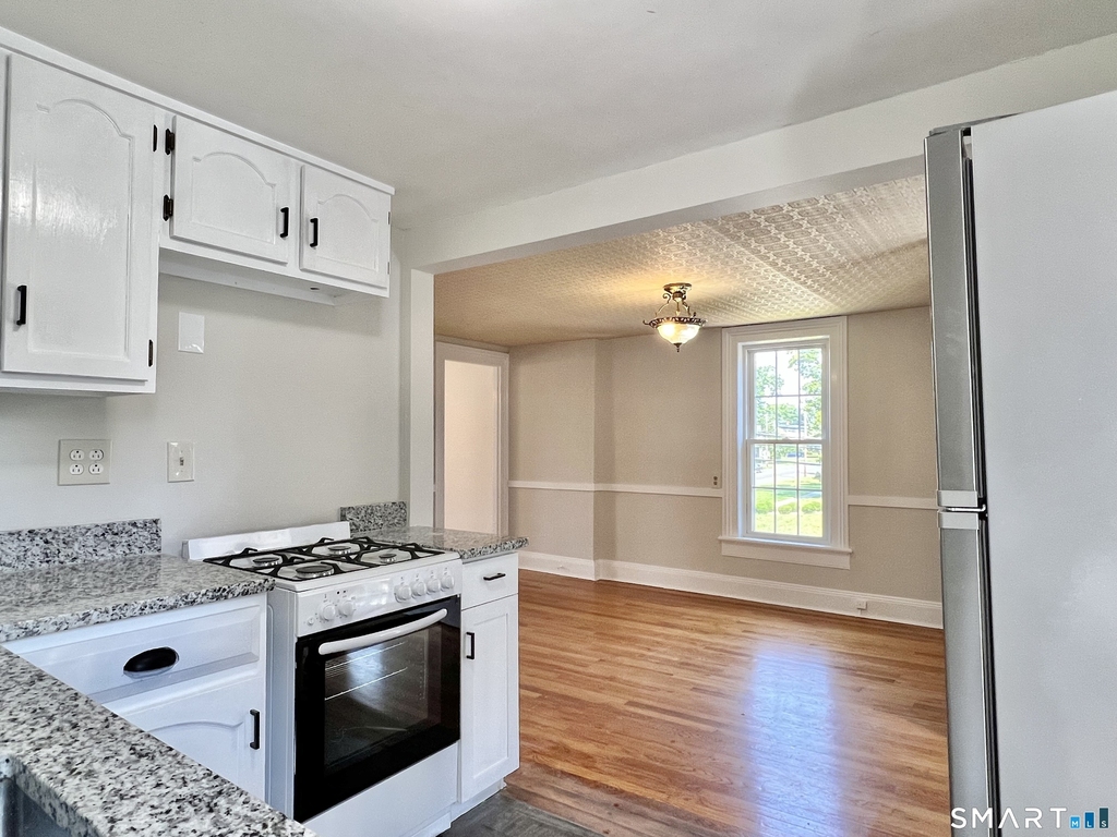 1596 Main Street - Photo 2