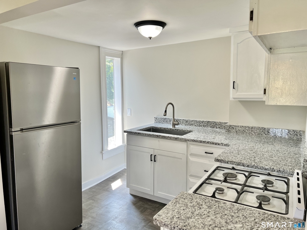 1596 Main Street - Photo 3