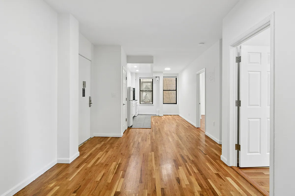 920 Riverside Drive - Photo 2