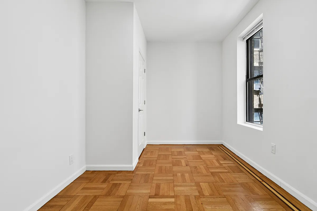 920 Riverside Drive - Photo 6