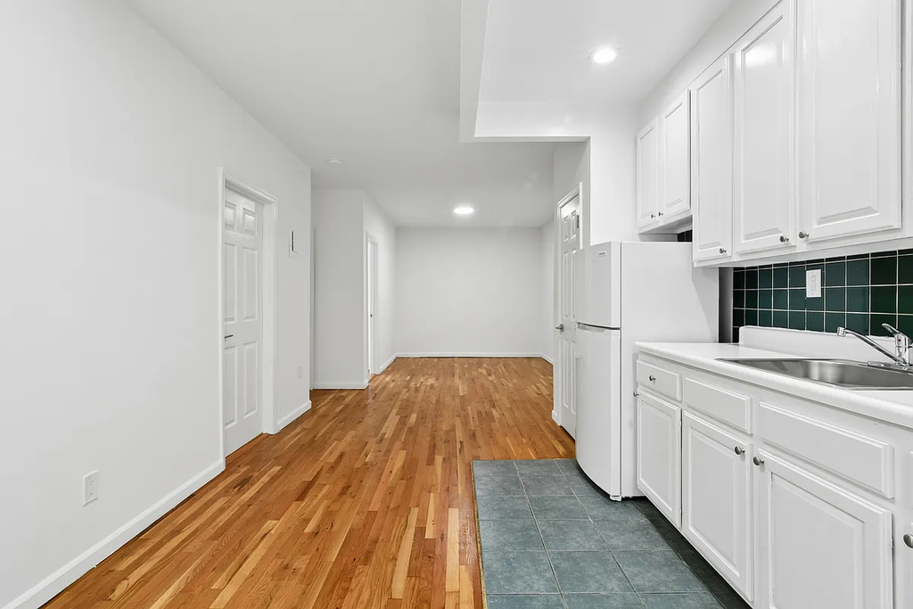 920 Riverside Drive - Photo 1