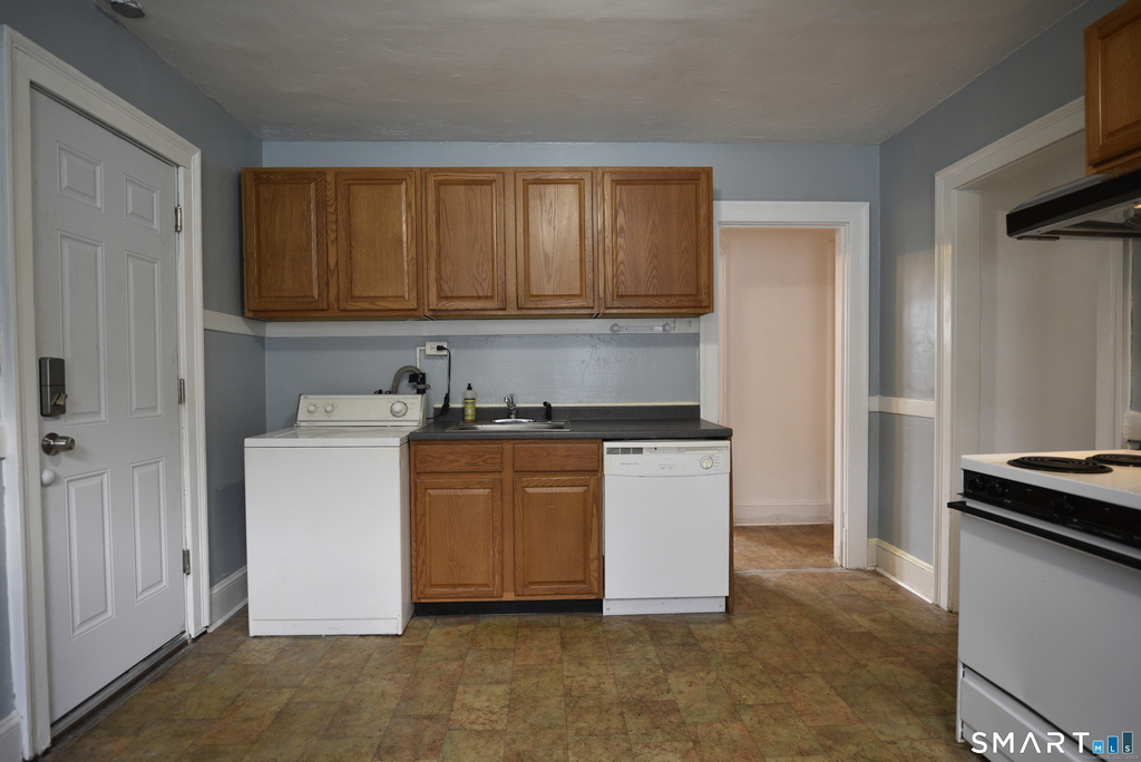 214 Quaker Lane - Photo 2
