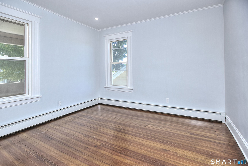 2029 Kings Highway - Photo 17
