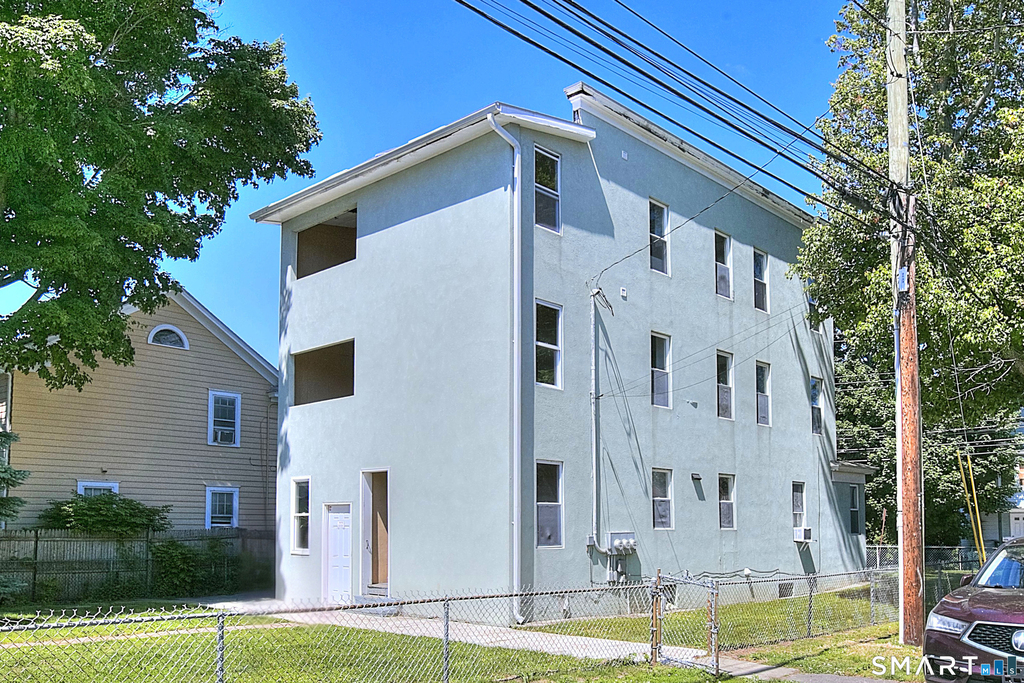 2029 Kings Highway - Photo 1