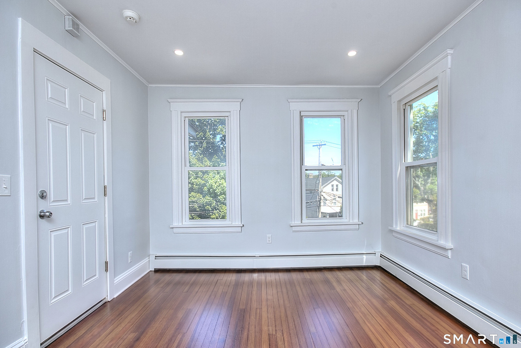 2029 Kings Highway - Photo 10