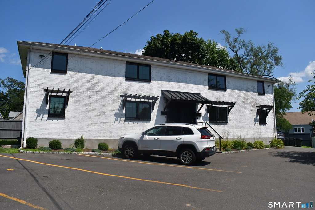 42 Poe Court - Photo 0