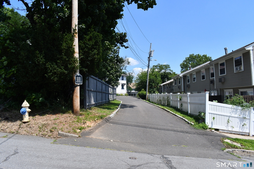 42 Poe Court - Photo 18
