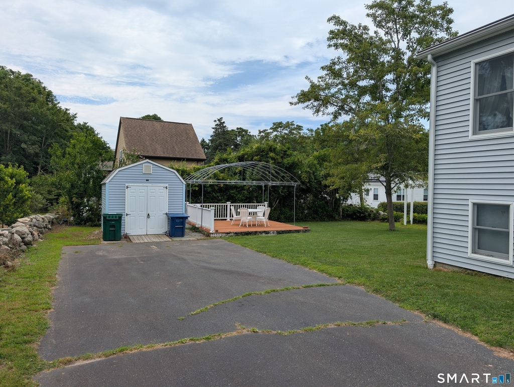 10 Shore Road - Photo 18