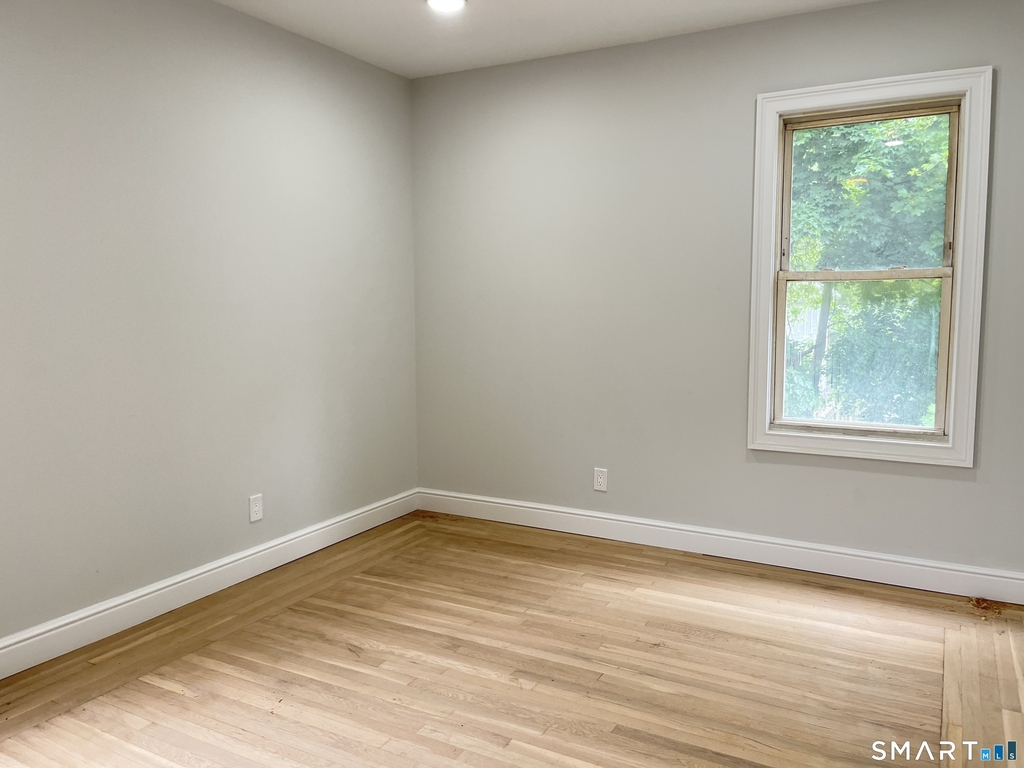 82 Howard Avenue - Photo 7