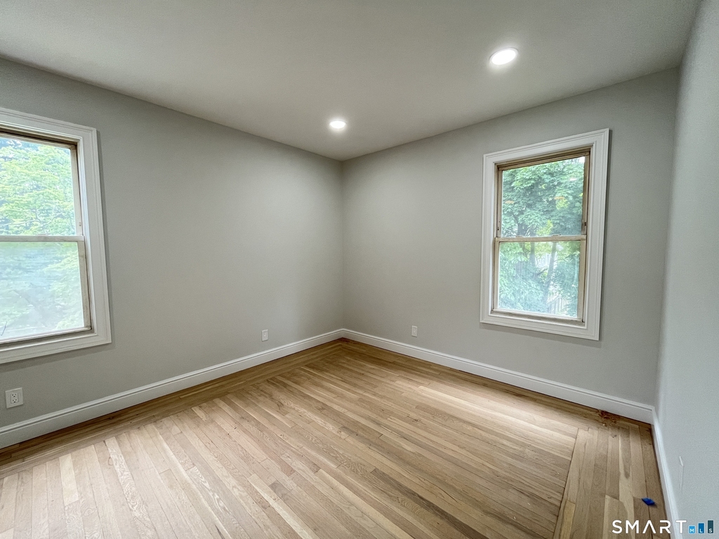 82 Howard Avenue - Photo 8