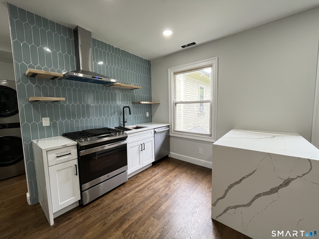82 Howard Avenue - Photo 0