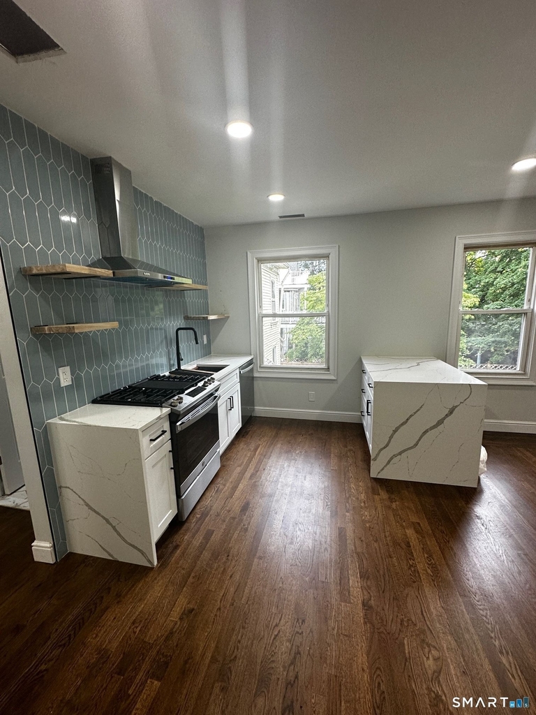 82 Howard Avenue - Photo 1