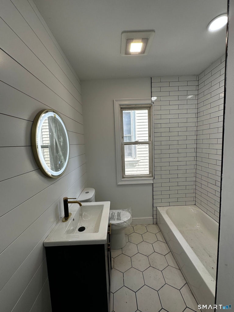 82 Howard Avenue - Photo 11