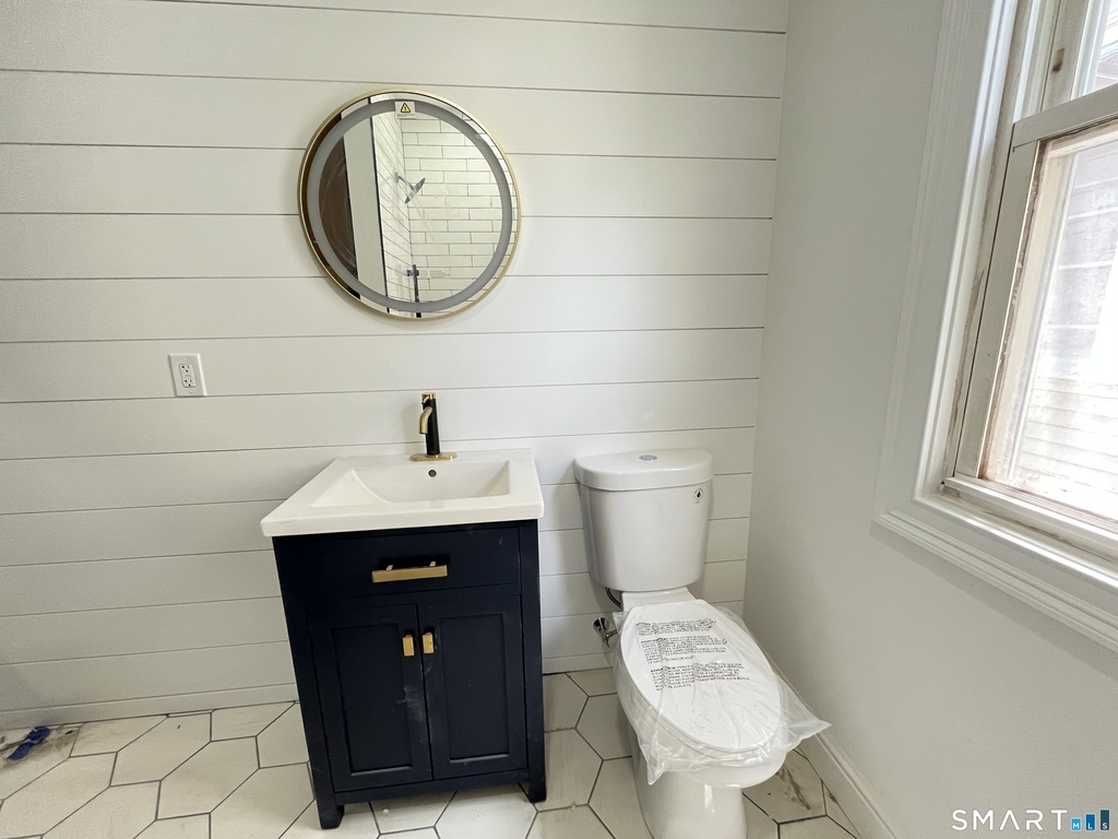 82 Howard Avenue - Photo 12