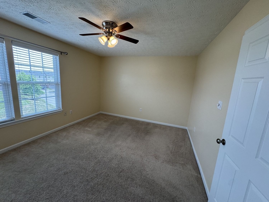 302 Fairgate Drive - Photo 17