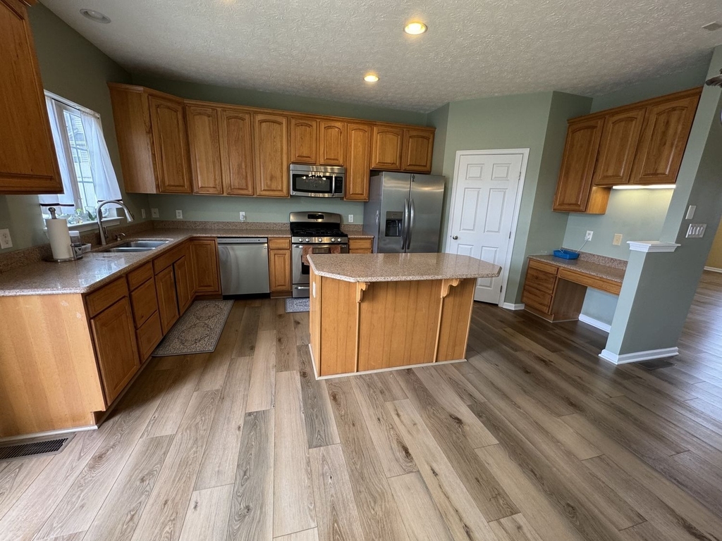302 Fairgate Drive - Photo 3