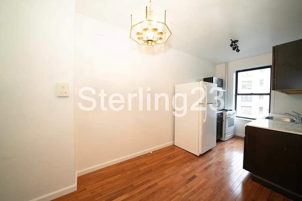 23-53 28th Street - Photo 5