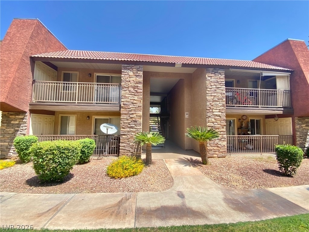 5081 River Glen Drive - Photo 0
