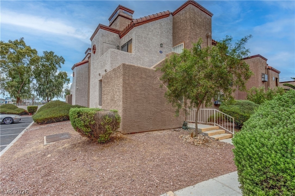 2975 Juniper Hills Boulevard - Photo 3
