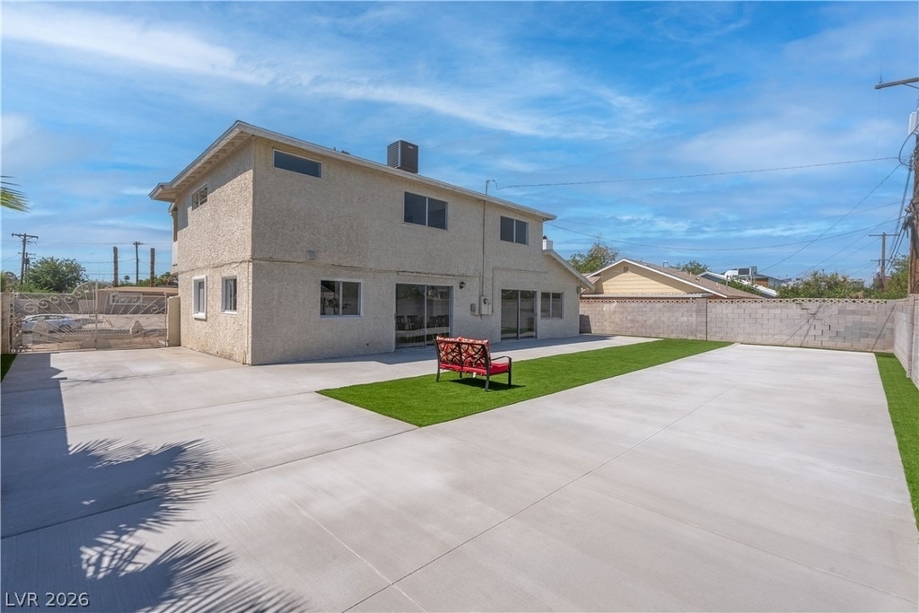 2298 Golden Arrow Drive - Photo 4
