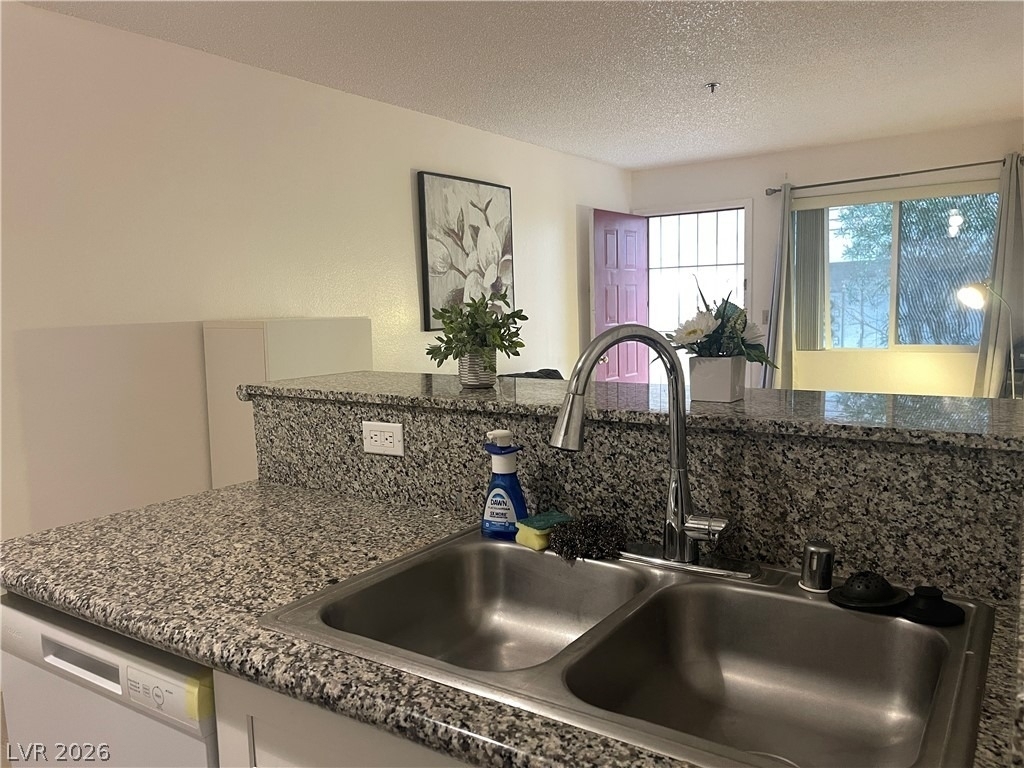 1361 E University Avenue - Photo 9