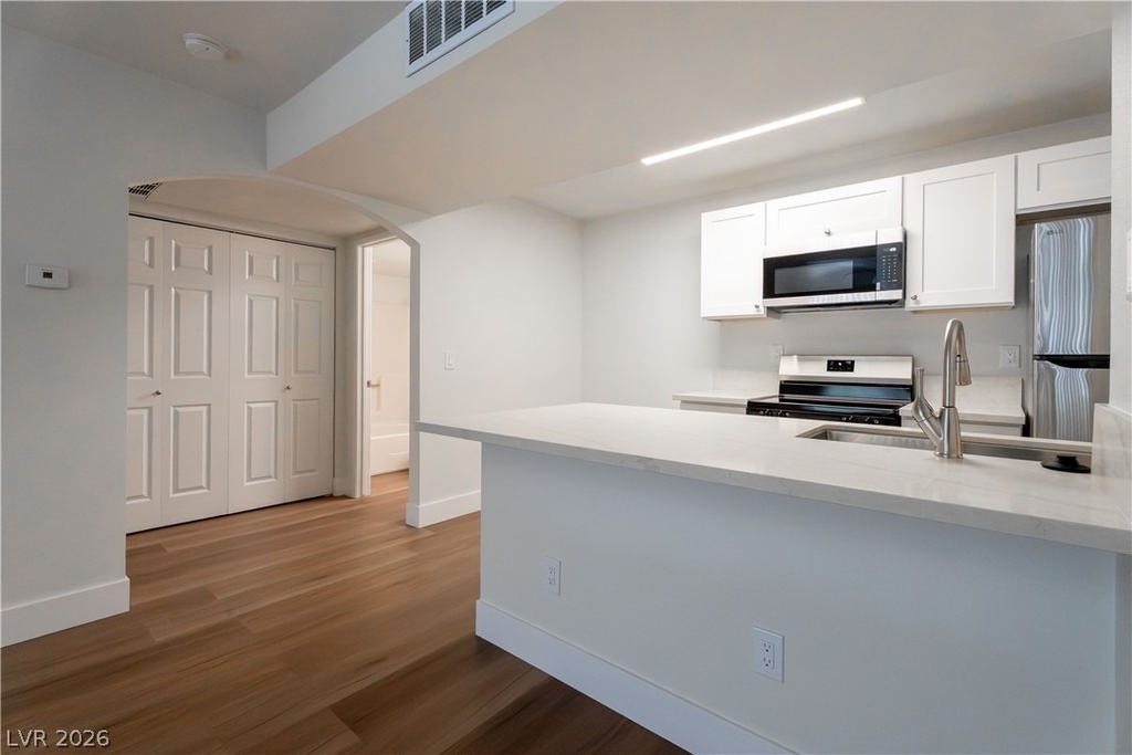 5158 S Jones Boulevard - Photo 19