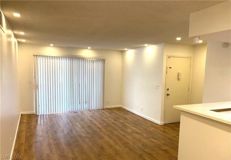 1455 E Katie Avenue - Photo 4