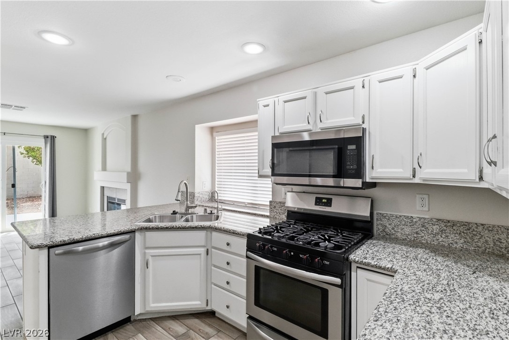 2117 Feather Bush Street - Photo 5