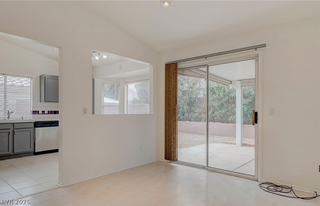 7225 Scenic Hills Drive - Photo 8