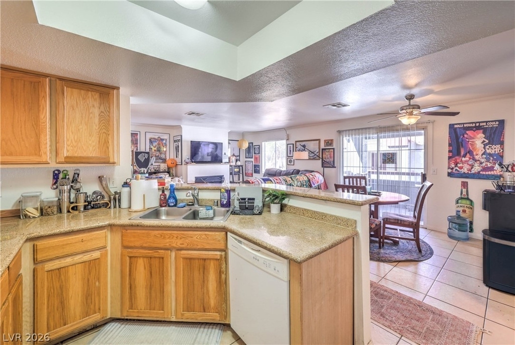 8600 W Charleston Boulevard - Photo 9