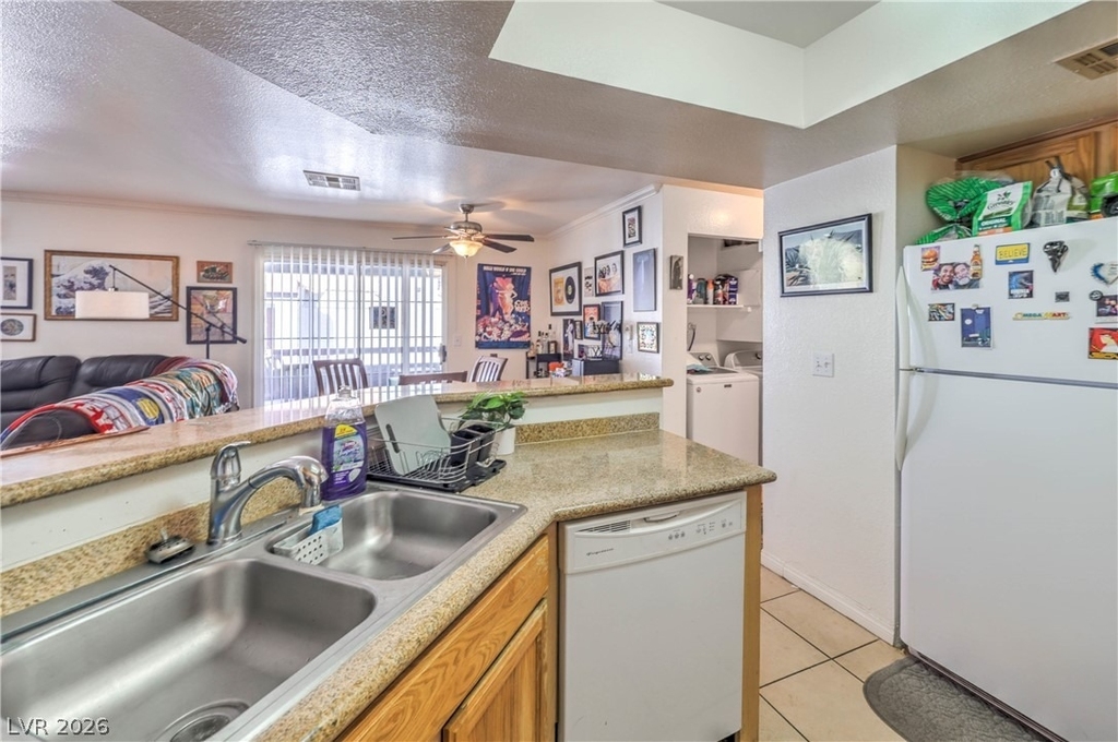 8600 W Charleston Boulevard - Photo 10