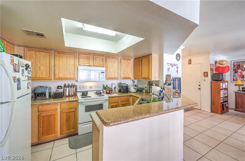 8600 W Charleston Boulevard - Photo 8