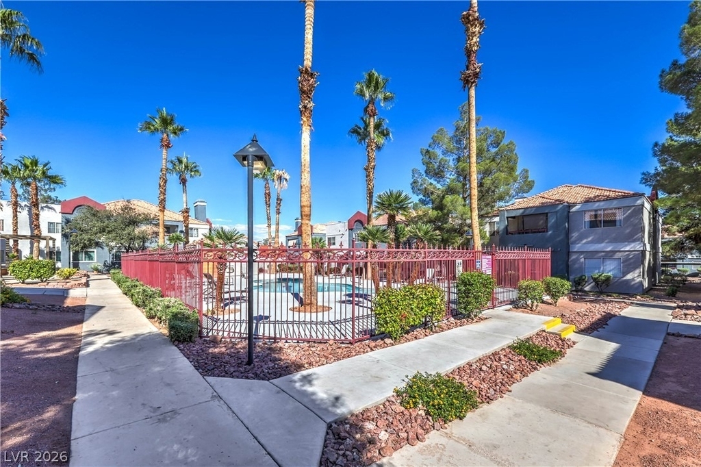 8600 W Charleston Boulevard - Photo 24