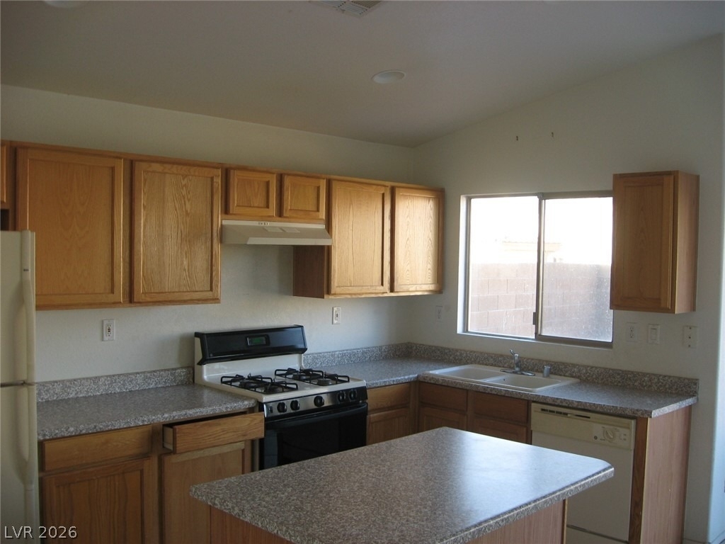 4892 Perrone Avenue - Photo 2