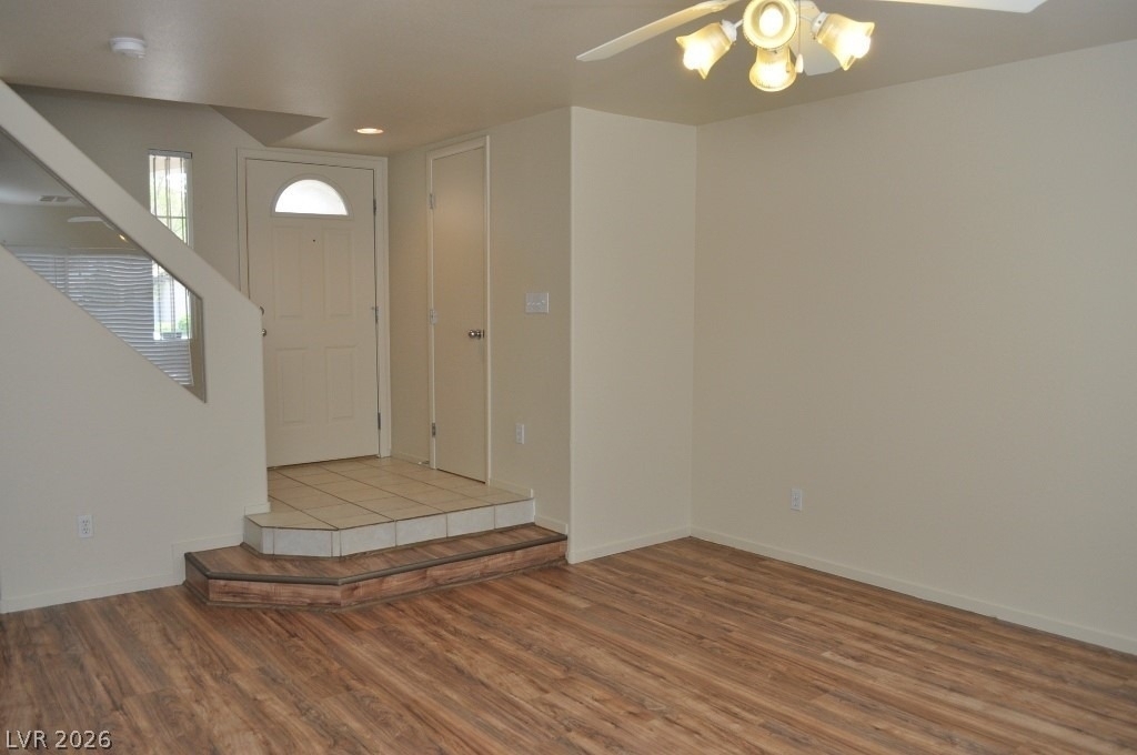 10137 Maidens Wreath Court - Photo 4