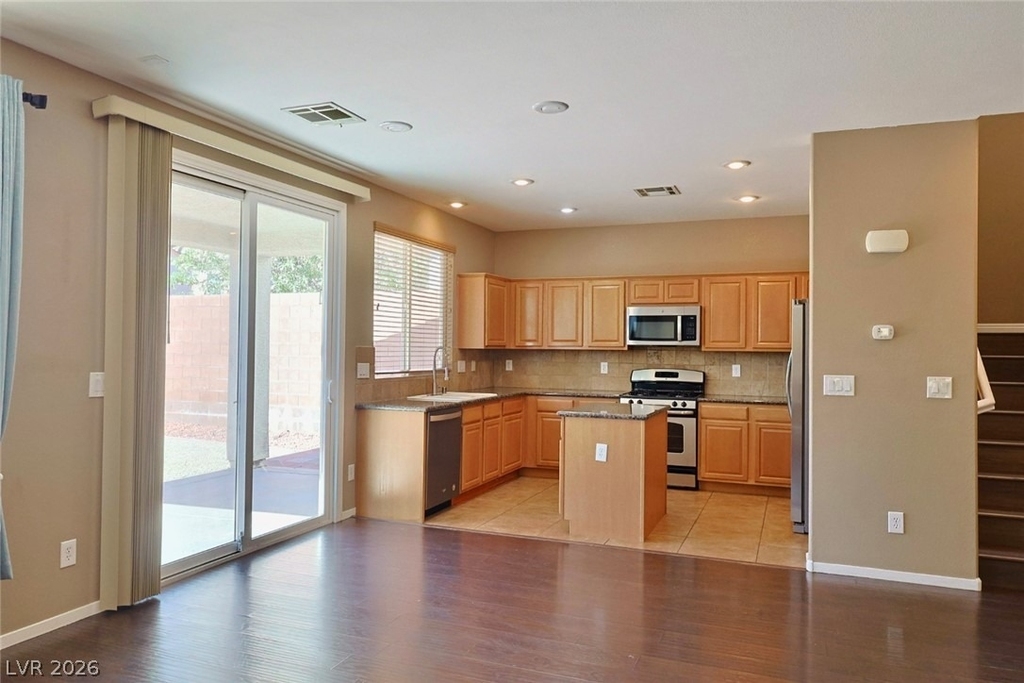 10643 Tray Mountain Avenue - Photo 5