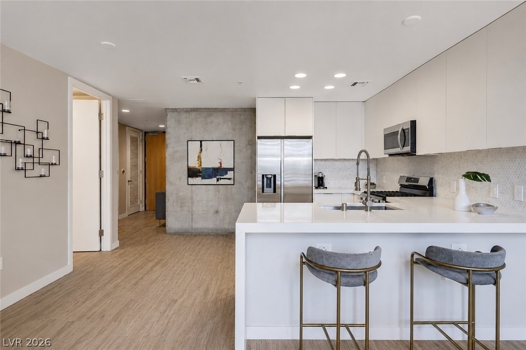 353 Bonneville Avenue - Photo 6
