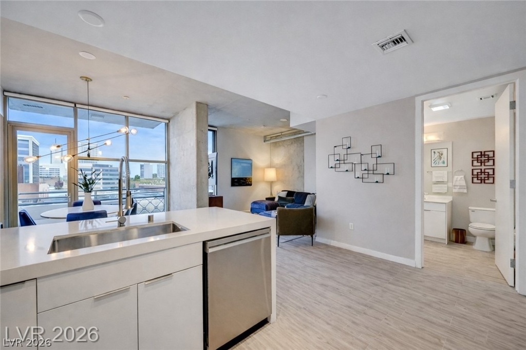 353 Bonneville Avenue - Photo 8