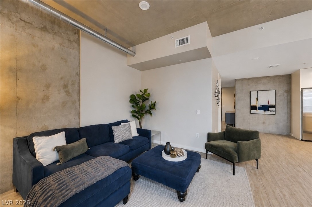 353 Bonneville Avenue - Photo 4