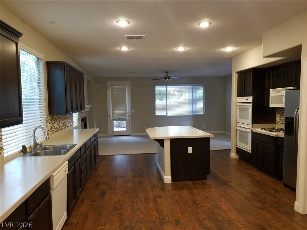 3412 Lacebark Pine Street - Photo 2