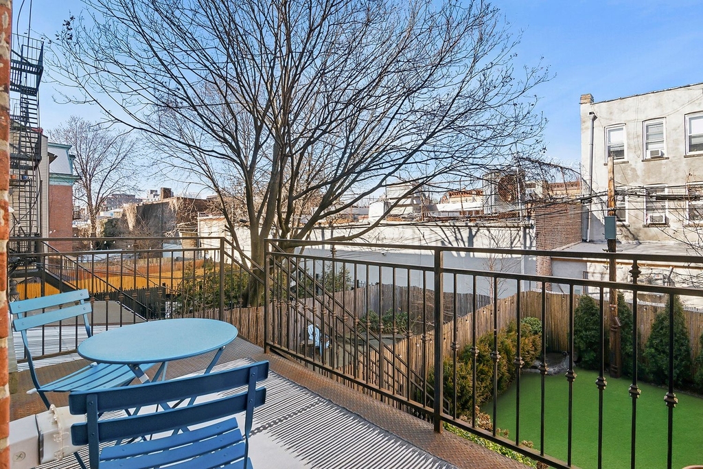 147 Herkimer Street - Photo 3