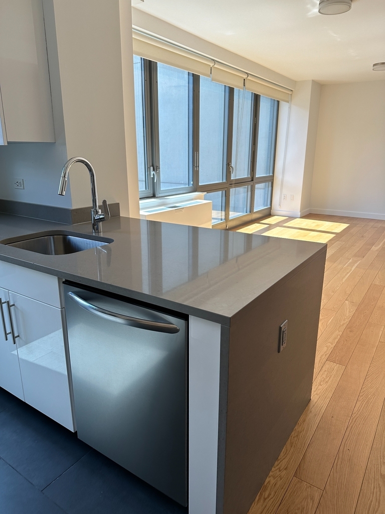  West 57th Street - Photo 3
