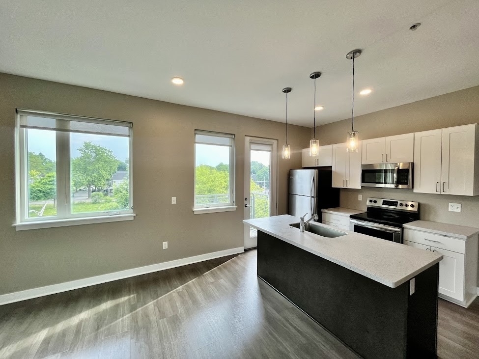625 S Goodman Street - Photo 1