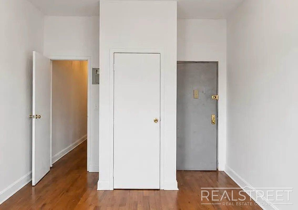 311 Troutman Street - Photo 6