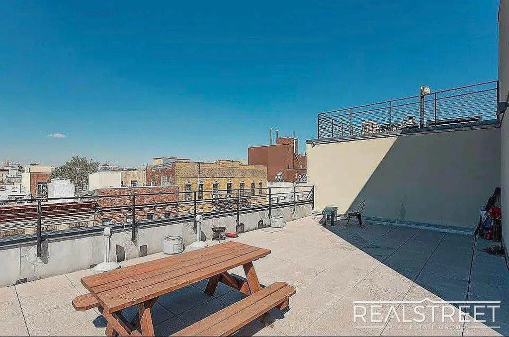 286 Stanhope Street - Photo 8