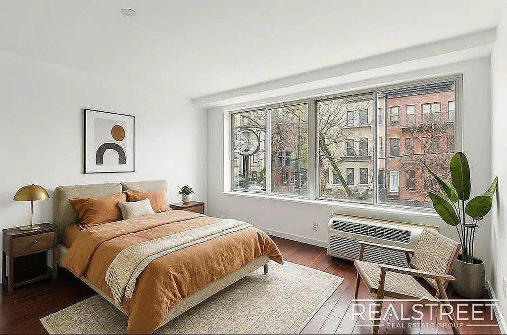 286 Stanhope Street - Photo 3