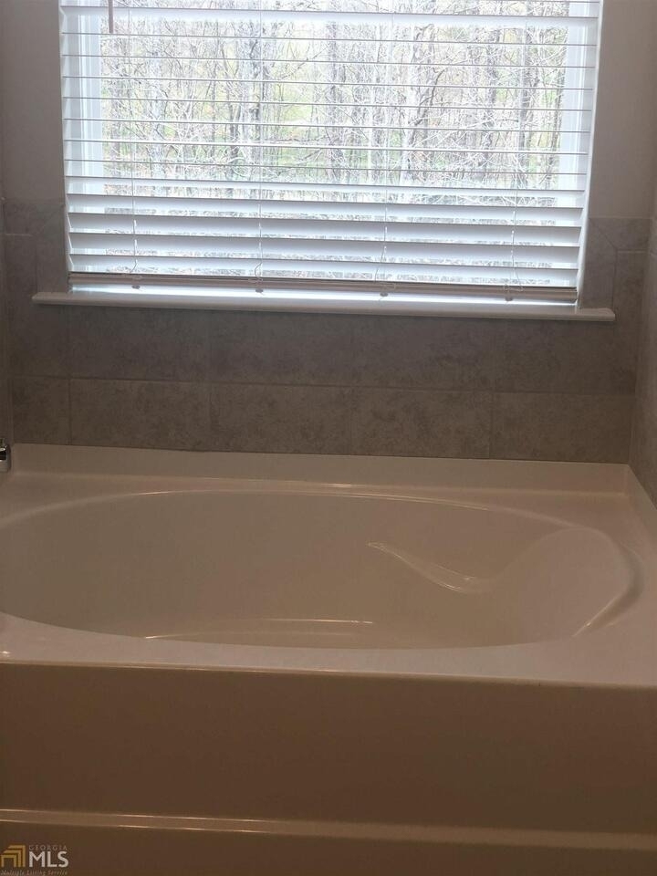 4929 Elmbrook Drive - Photo 3