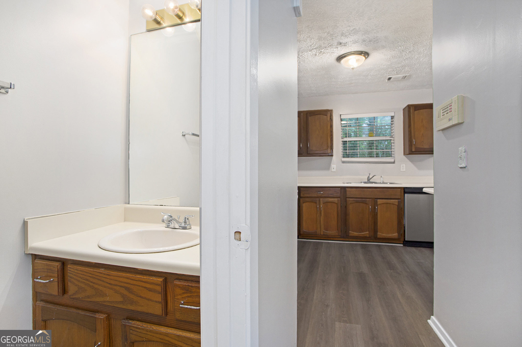 5731 Wells Circle - Photo 6
