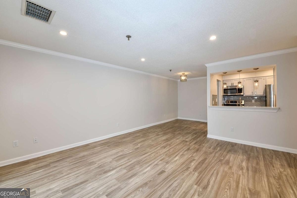 300 Johnson Ferry Road - Photo 9